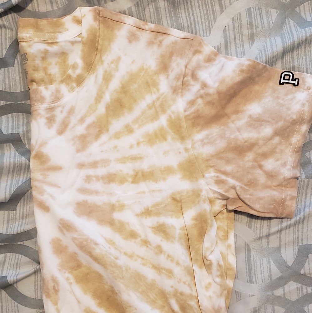 VS Pink tie dye crop tee